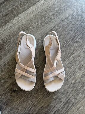 Clarks Women's Light Beige Strappy Slingback Sandals